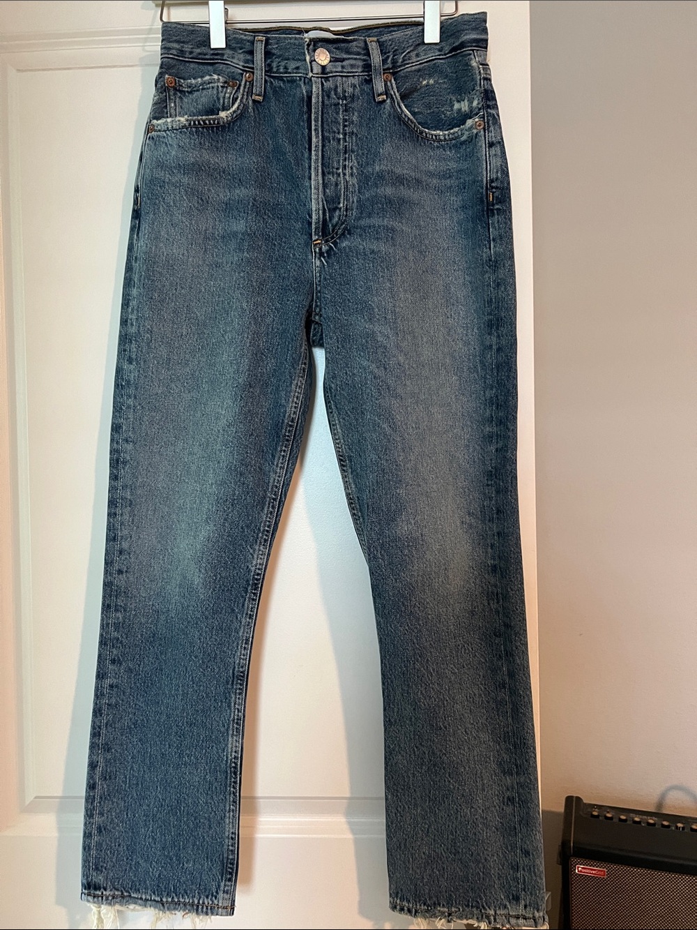 Agolde Riley Cropped Straight-Leg Jeans in Medium Blue Wash